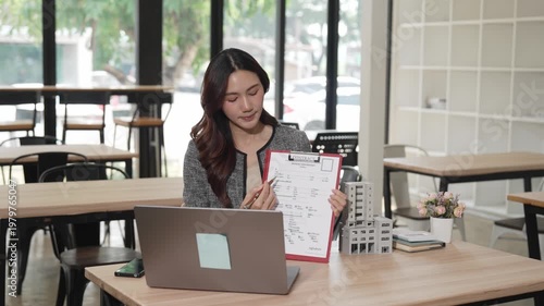 Asian female agents offer pricing and terms for buying or renting real estate, describe interior design options, and provide online home sales consulting.