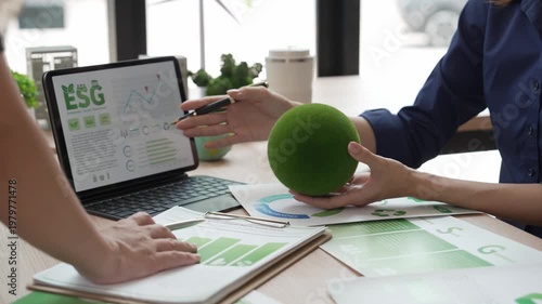 A group of Asian business leaders discussed ESG strategies, risk management, workshops on SDG reports, climate change, green finance, and environmentally friendly investment.