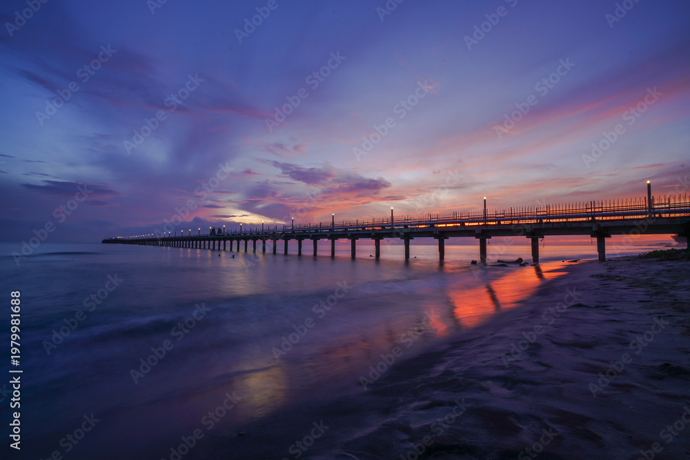 Fototapeta premium sunset over the sea
