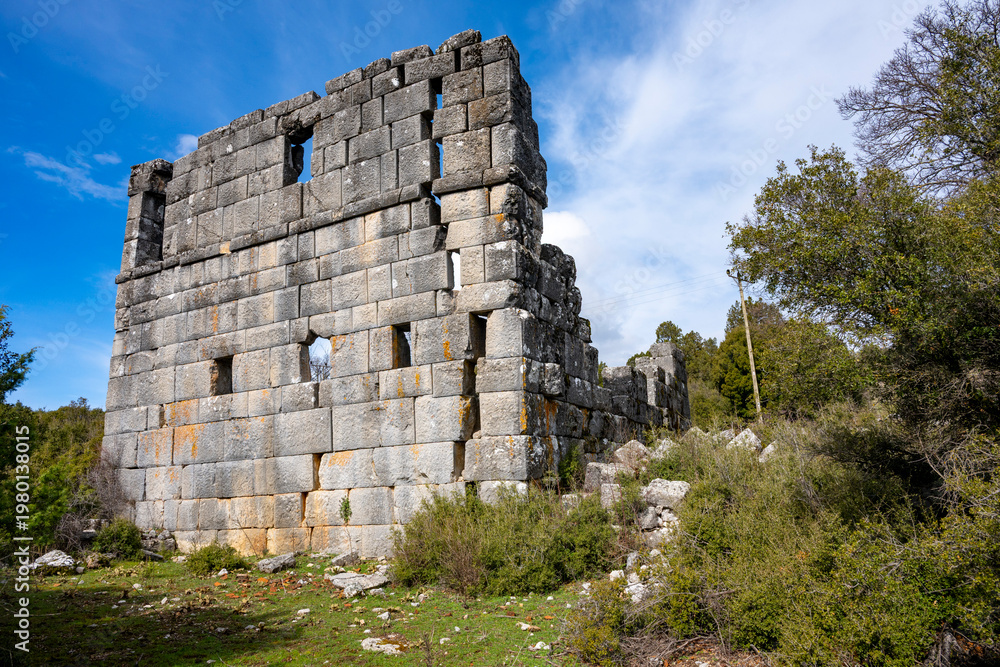 Fototapeta premium Adada is an ancient city and archaeological site in ancient Pisidia, north of Selge and east of Kestros River, near the village of Sağrak, in Isparta Province’s Sütçüler township. The location was ide