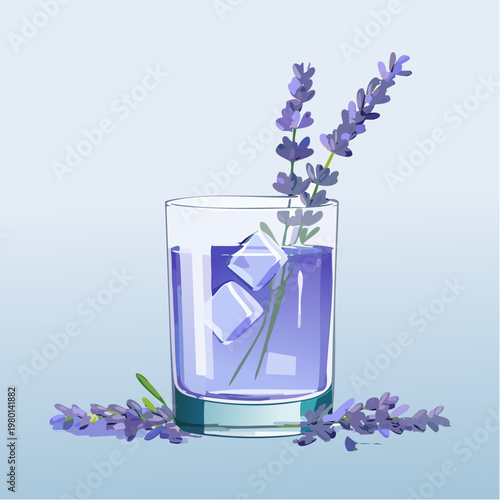 Erfrischendes Lavendelwasser mit Blüten in Glas