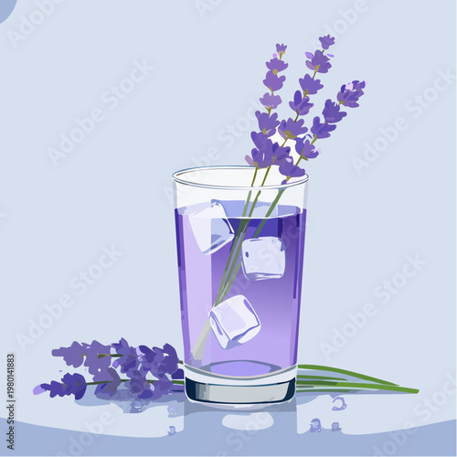 Erfrischendes Lavendelwasser mit Blüten in Glas