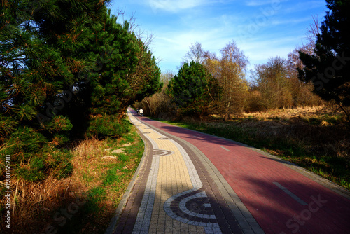 Fotografie Pedestrian and bicycle path along  Baltic sea near Kolobrzeg, Poland
