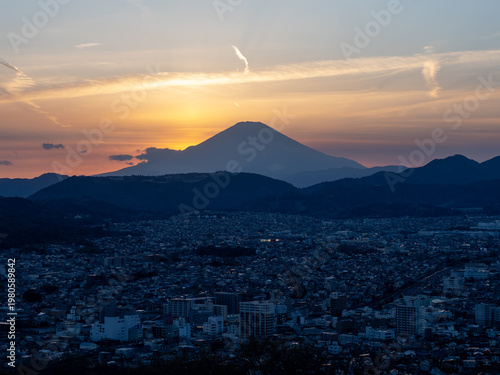 夕日が沈む富士