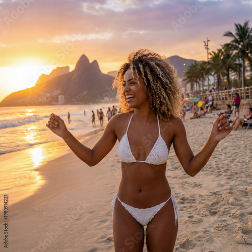 Eine schöne junge Brasilianerin tanzt ausgelassen in einem Bikini bei Sonnenuntergang am Strand von Ipanema, Rio de Janeiro, Brasilien, Generative AI