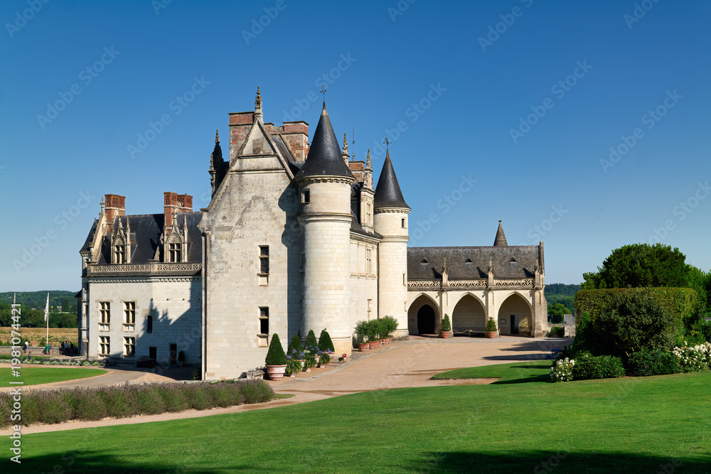 Fototapeta premium Chateau d'Amboise stands in the sun at Amboise in France