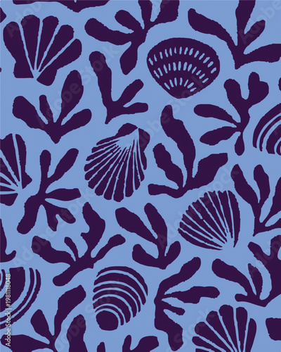 Sea shells, fossils and mollusks seamless pattern. Summer beach hand-drawn seaside vector print. Fashion textile bright multicolored illustration. Seashore elements design for fabrics, wallpaper
