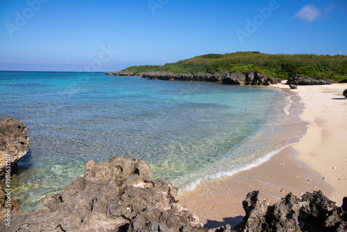 池間島のイキヅービーチに広がる宮古ブルーの海
