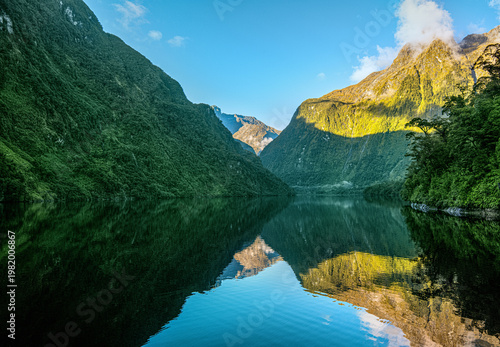 Εκτύπωση καμβά Doubtful sound reflections