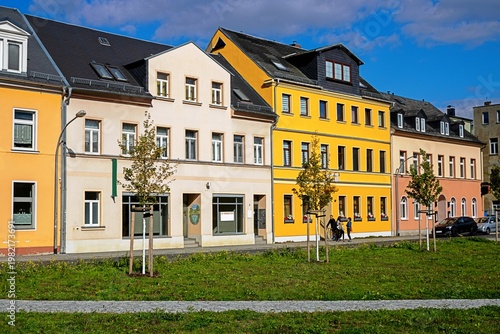 greiz, deutschland - sanierte häuser in der altstadt