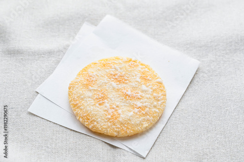 サラダ味のおせんべい