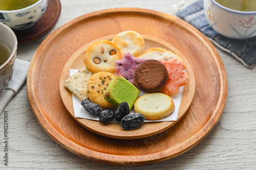 おせんべいと洋菓子