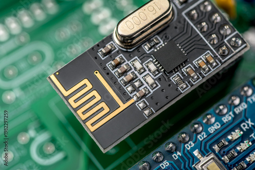 Cuadro en lienzo Wireless module with circuit board transmitting data