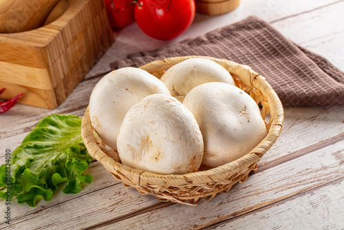 Photos Raw white champignon mush heap