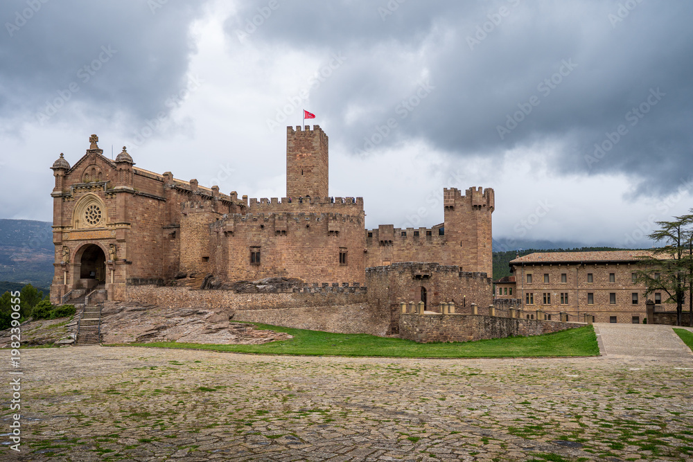 Obraz premium View of Castillo de Javier and the Basilica in Navarra, Spain