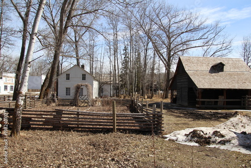 Wallpaper Mural old farm house Torontodigital.ca