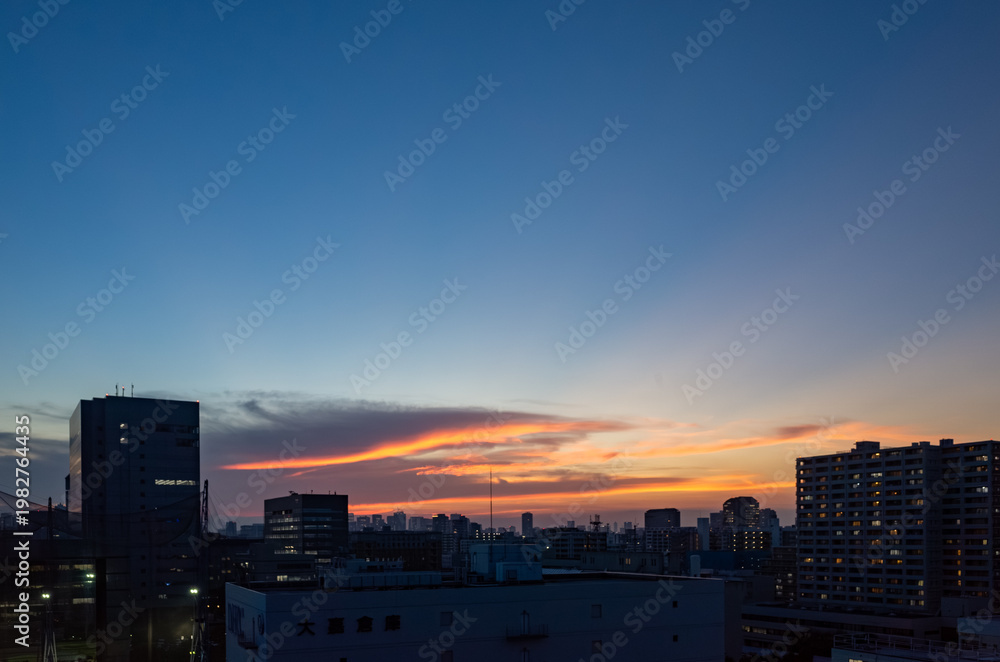 Fototapeta premium 都市部の夕焼けの風景