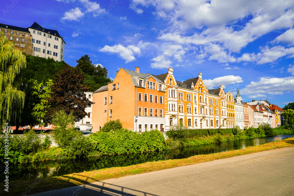 Obraz premium View of the landscape and architecture of the city of Greiz. 