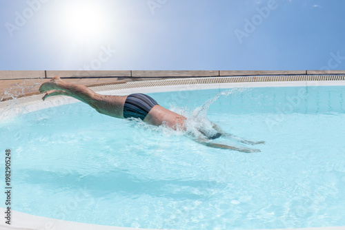 Obraz na plátně Heatwave – cool down your body first, then jump into cool water.