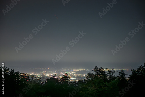 日本の鳥取県の大山から見た米子市のとても美しい夜景
