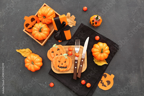 Halloween table setting wit...