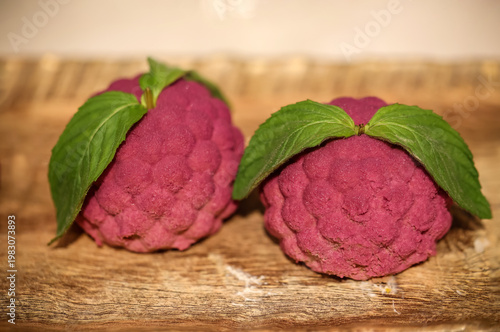 Eine appetitlich zubereitete Süßspeise, Kuchen.