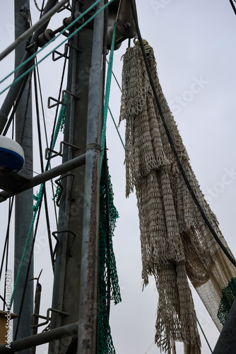 Details und Ausrüstung eines Krabbenkutters an der Nordsee.