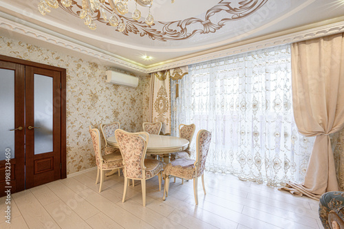 Schilderij op canvas classic dining room with floral wallpaper, ornate ceiling design, crystal chande
