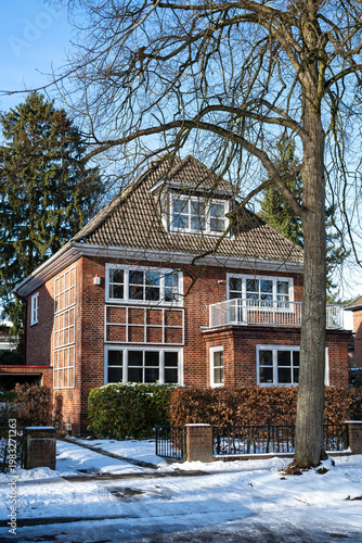 Historic single-family brick house (Hamburger Kaffeemühle) in Hamburg
