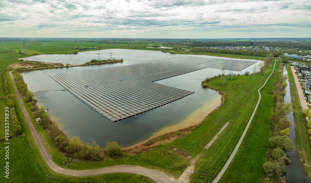 Naklejka premium floating solar park