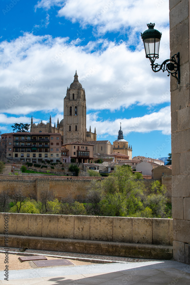 Obraz premium Segovia vista desde el Alcázar