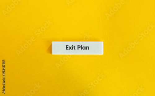 Exit Plan Strategy Business Succession Investment Withdrawal Corporate Departure Retirement Planning Management Solution Financial Transition Professional Roadmap Concept Minimalist Background