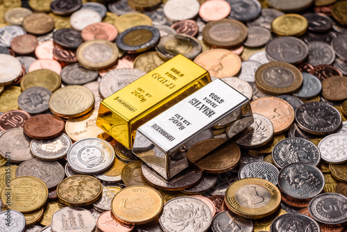 Canvastavla Gold and silver bullion or ingots as metals for bank storage, investments