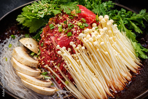 Viandes et légumes pour une fondue chinoise