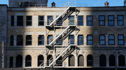 Quadro em tela old building in the city with stairs and reflection