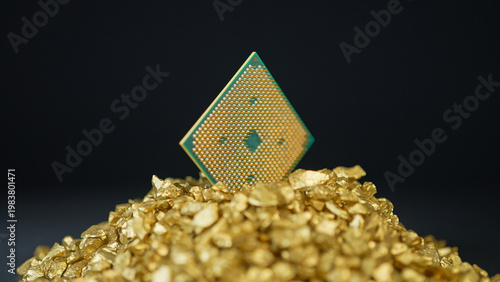 Φωτογραφία CPU in gold nuggets, concept of semiconductor and microchips shortage along with sanctions and geopolitical tensions, critical mineral embargo and rear earth mining