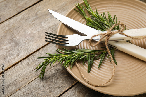 Modern table setting with c...