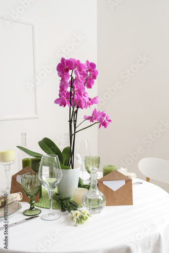 Beautiful table setting wit...