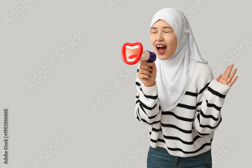 Young Asian Muslim woman sh...
