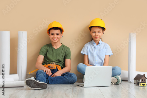 Little architects with lapt...