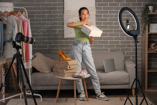 Female Asian fashion blogge...