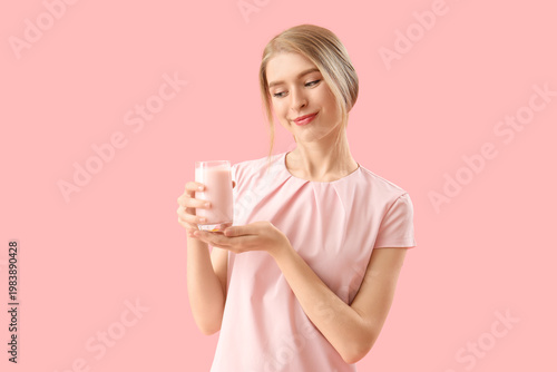 Young woman with tasty yogh...