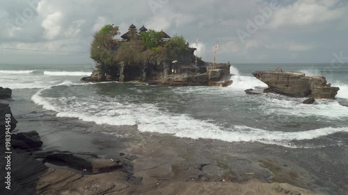 Awesome view of Pura Tanah Lot in Bali, Indonesia