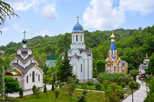 Foto The complex of churches in the Trinity-Georgievsky Mountain Monastery, Krasnodar