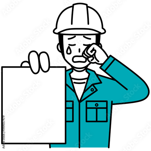 書類を見せて泣く作業員の男性