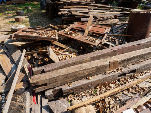 Wooden linear materials: unpainted boards and bar