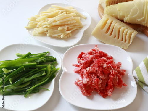 チンジャオロースの調理