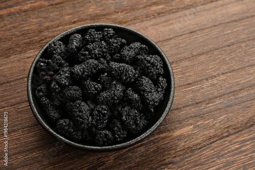 Dried mulberries in the dish