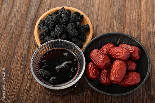 Red dates, dried mulberries, and mulberry tea