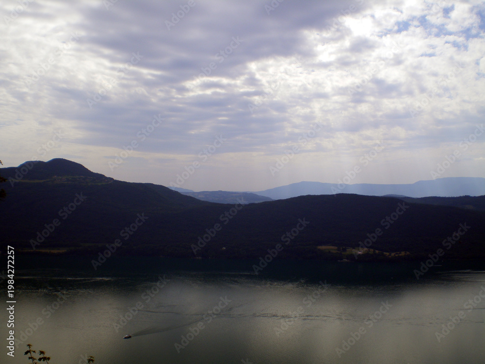 Fototapeta premium Sky view of the lake 